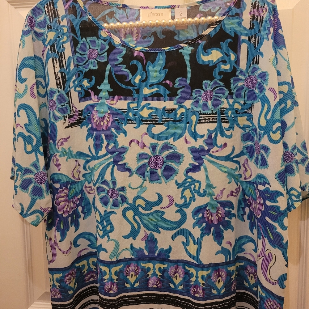 Chico's Stylish Unique Pattern Tunic Top! - image 3